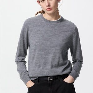 Uniqlo Women’s Merino wool Gray Crewneck Sweater